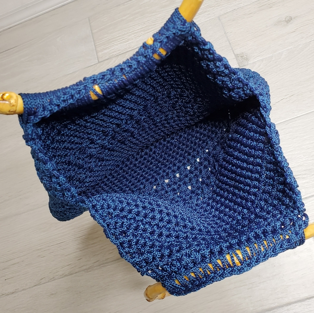 UNBRANDED Blue Macrame Round Bamboo Handle Bag. - Picture 3 of 4